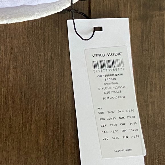 NWT Cute Vero Moda bikini top - Picture 2 of 5